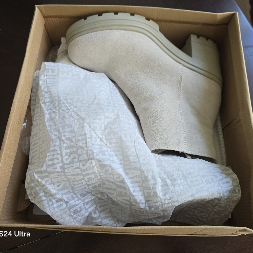 Steve Madden Beige Suede Ankle Booties